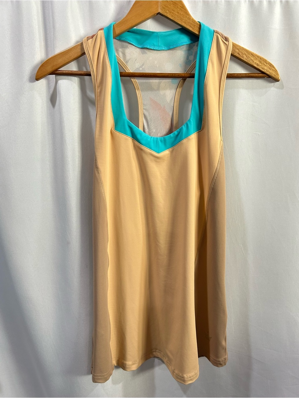 NWOT S Crowned Athletics Tan Riverbend Flow Tank Pocahontas